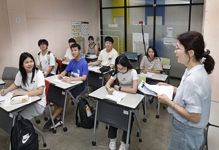New Support Center Launched to Boost Korean Language Education Abroad